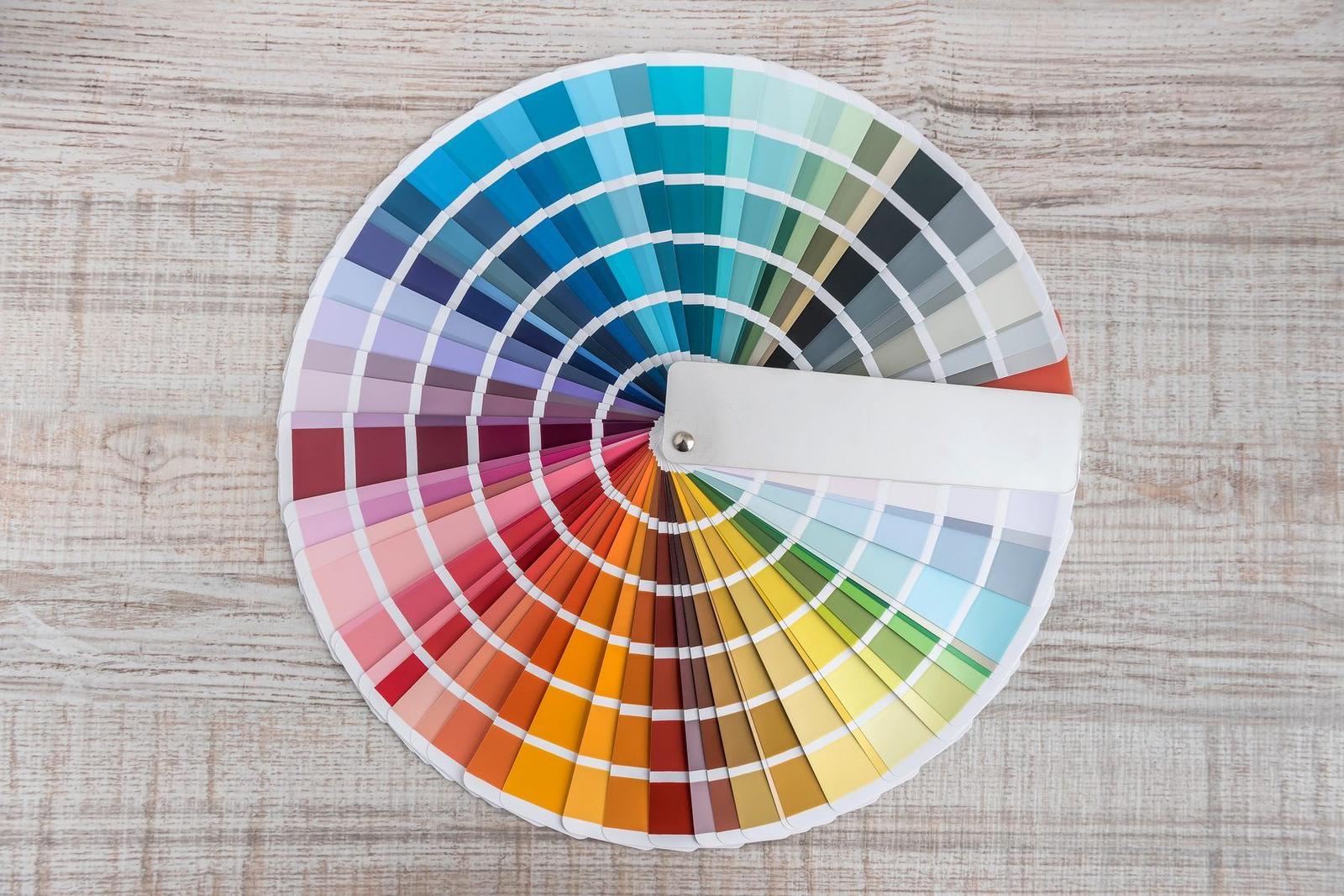 Design templates and a layout grid on a screen